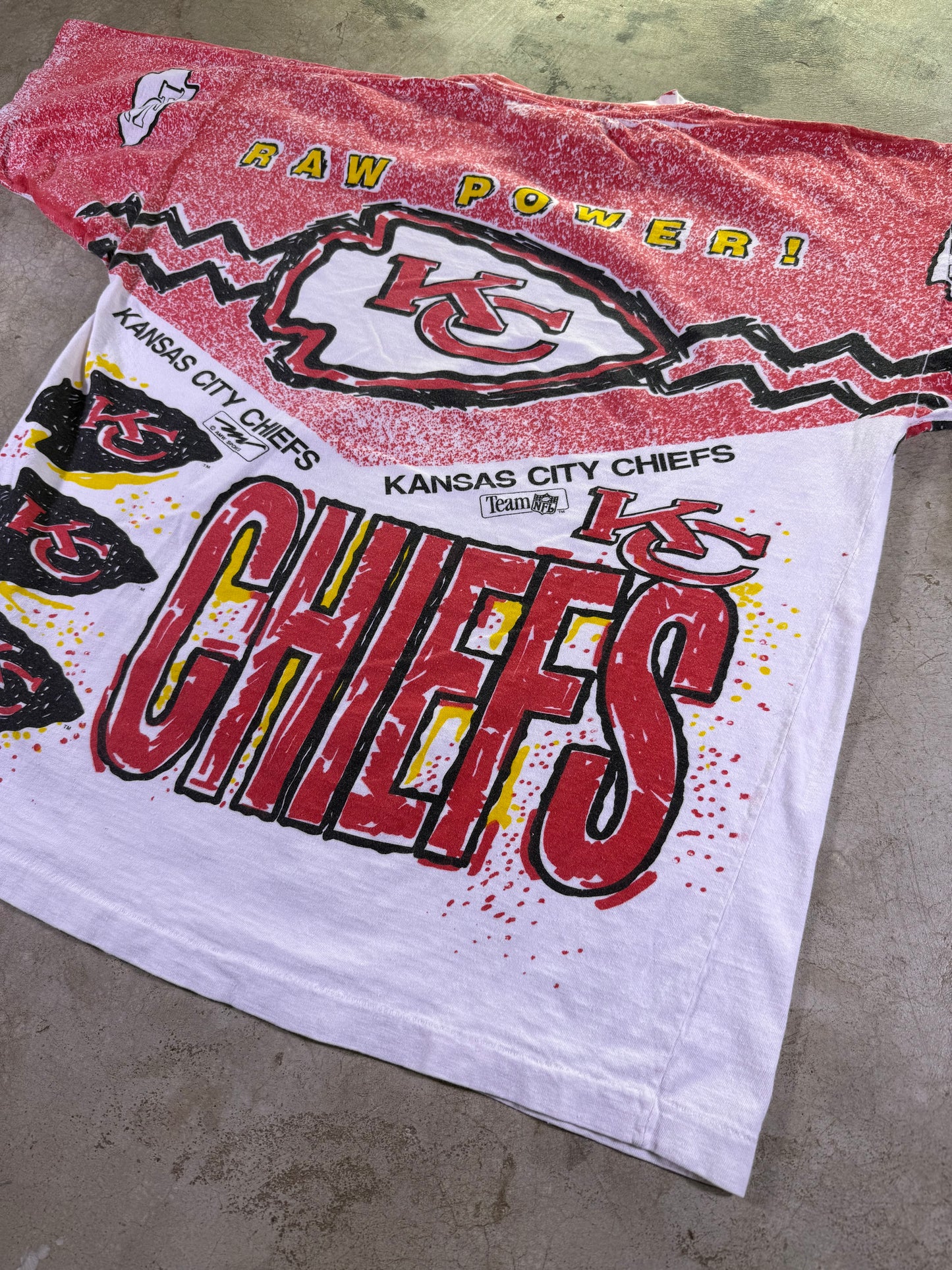 (L) Magic Johnson T’s x NFL KC Chiefs Raw Power all over print t shirt