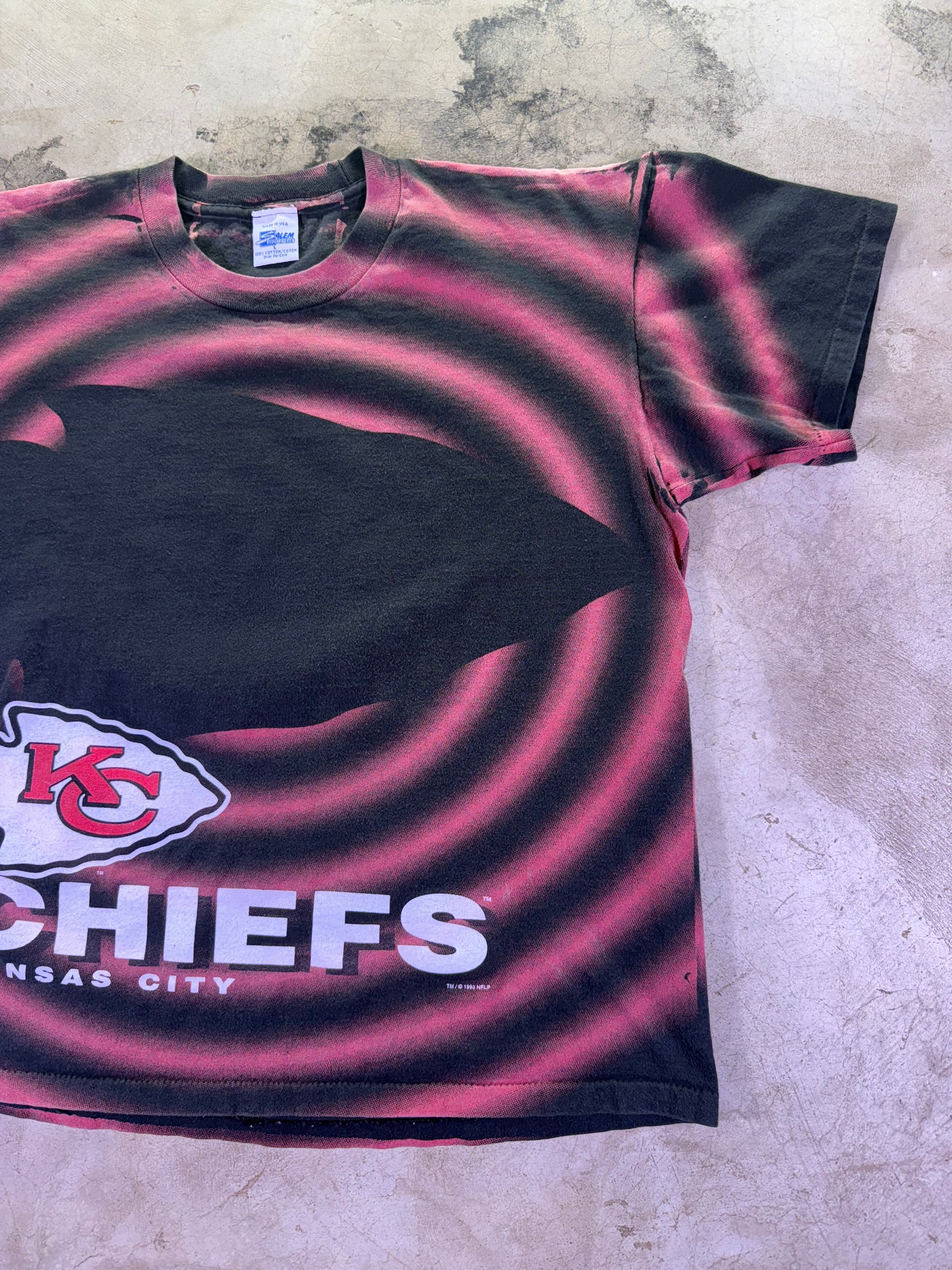 (L) 1993 NFL x Salem Sportswear KC Chiefs Shadow AOP T-Shirt