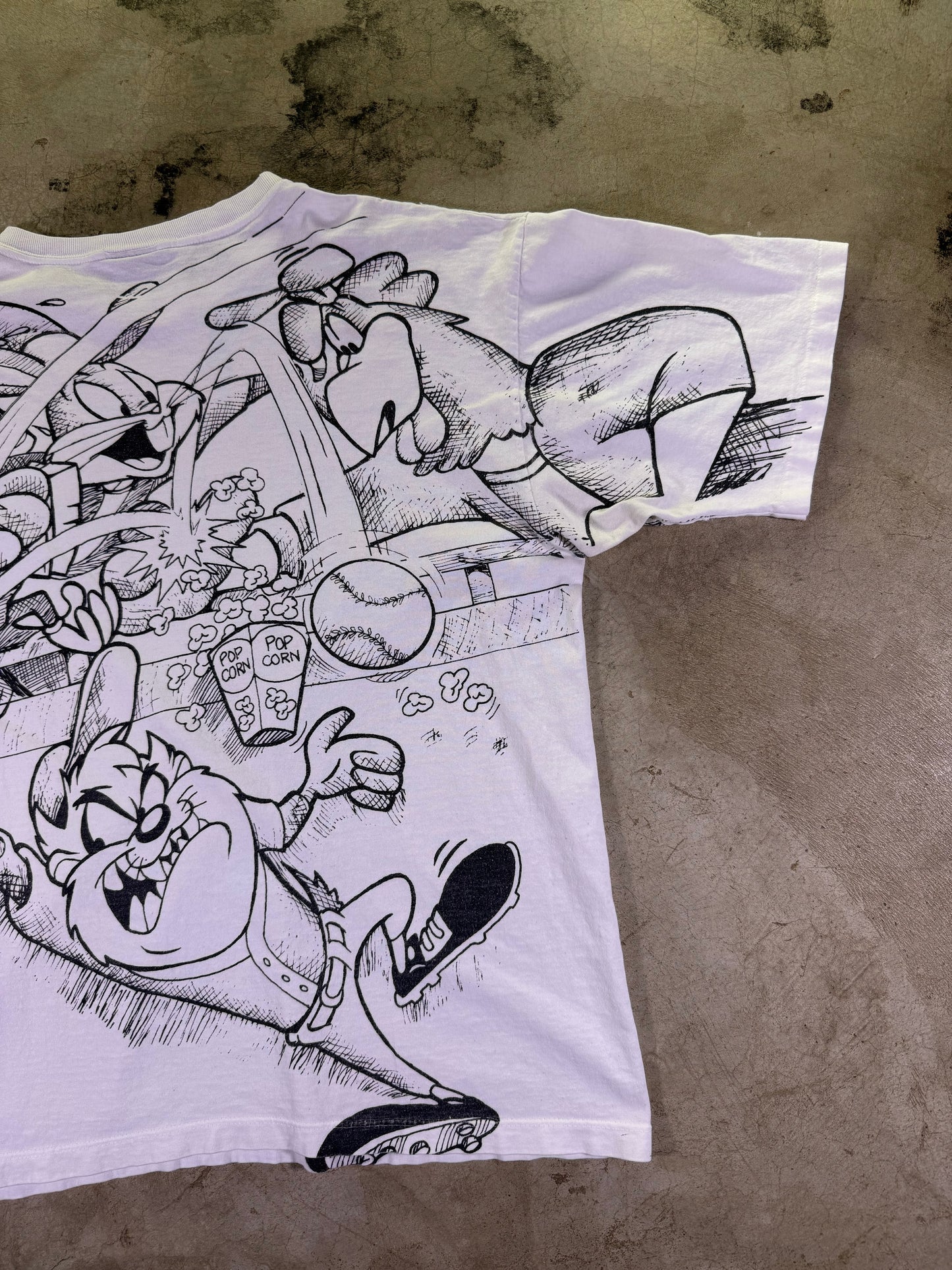 (L)1995 MLB x Looney Toons KC Royals All Over Print T-shirt