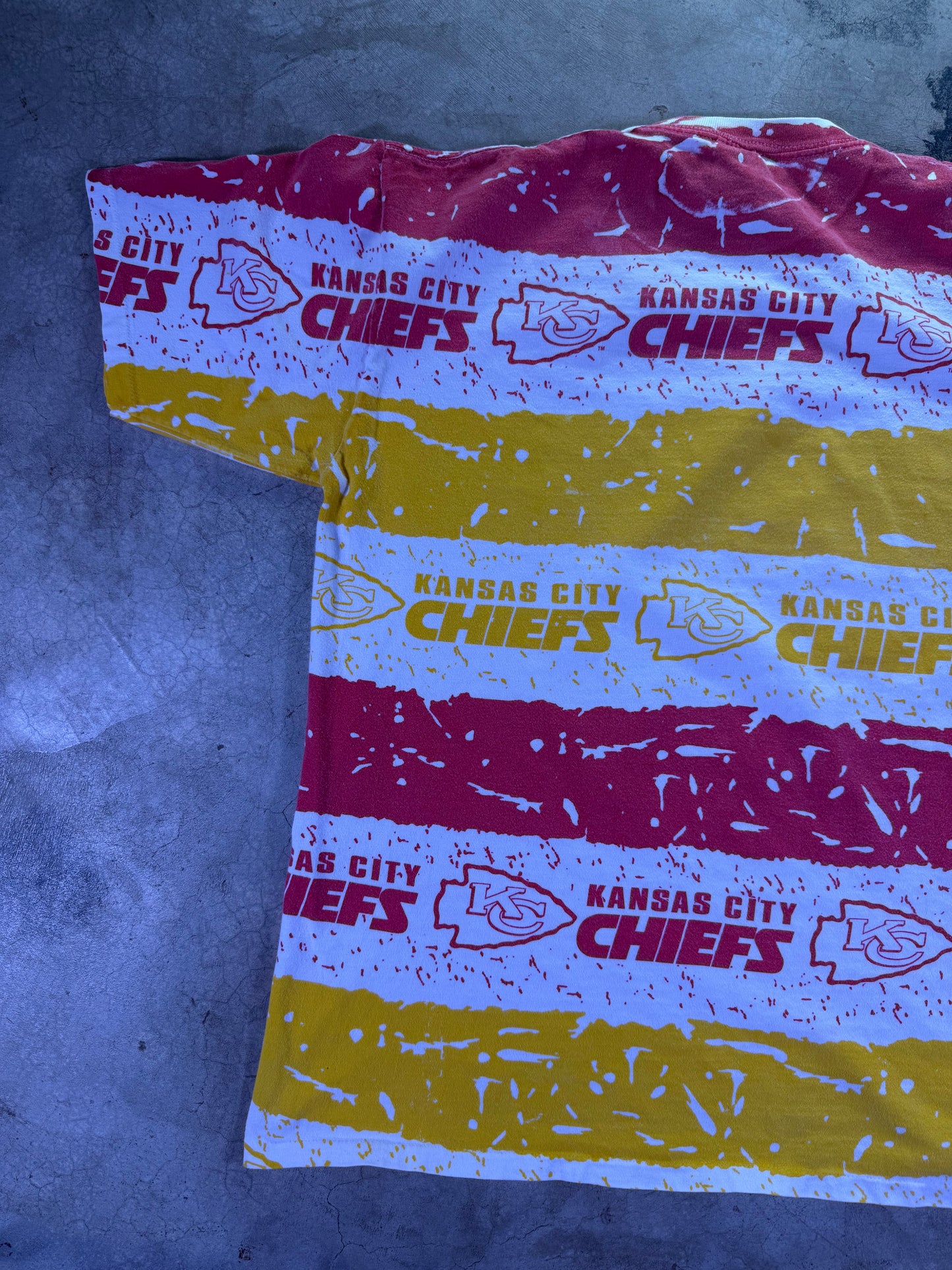 (XL) 90s Jostens x NFL KC Chiefs AOP T-shirt