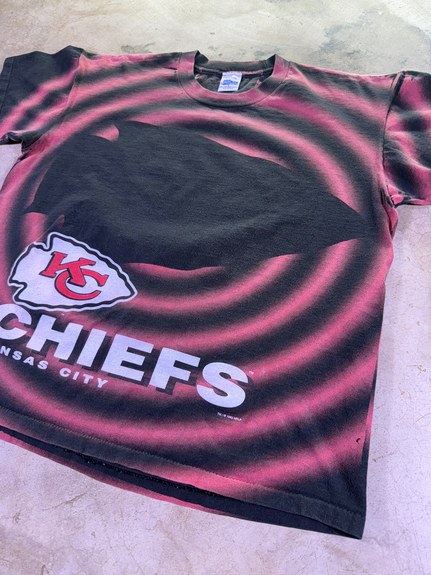 (L) 1993 NFL x Salem Sportswear KC Chiefs Shadow AOP T-Shirt