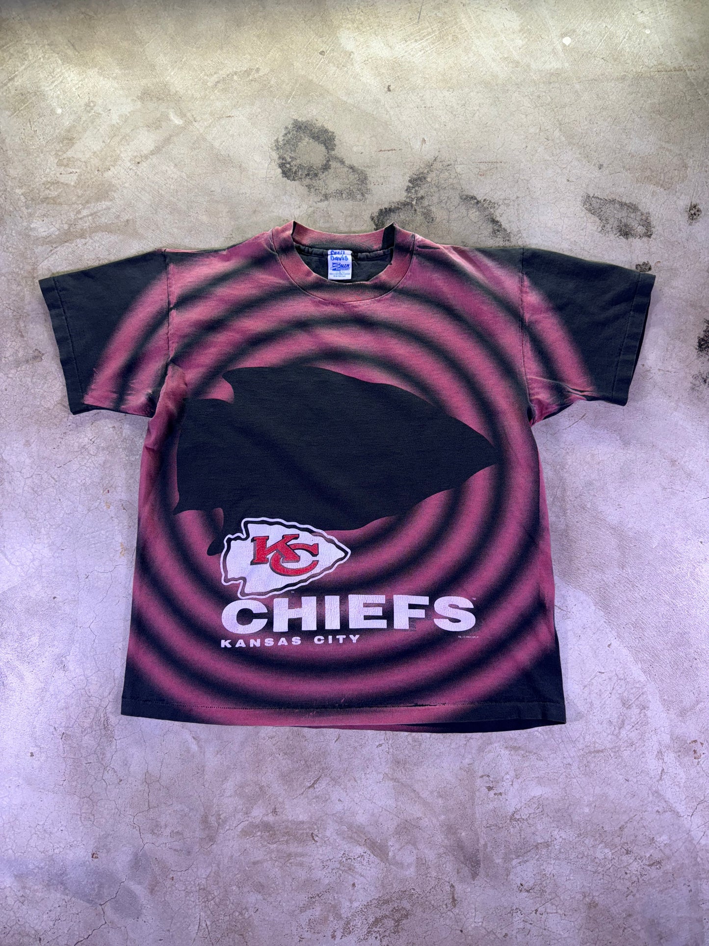 (L) 1993 NFL x Salem Sportswear KC Chiefs Shadow AOP T-Shirt