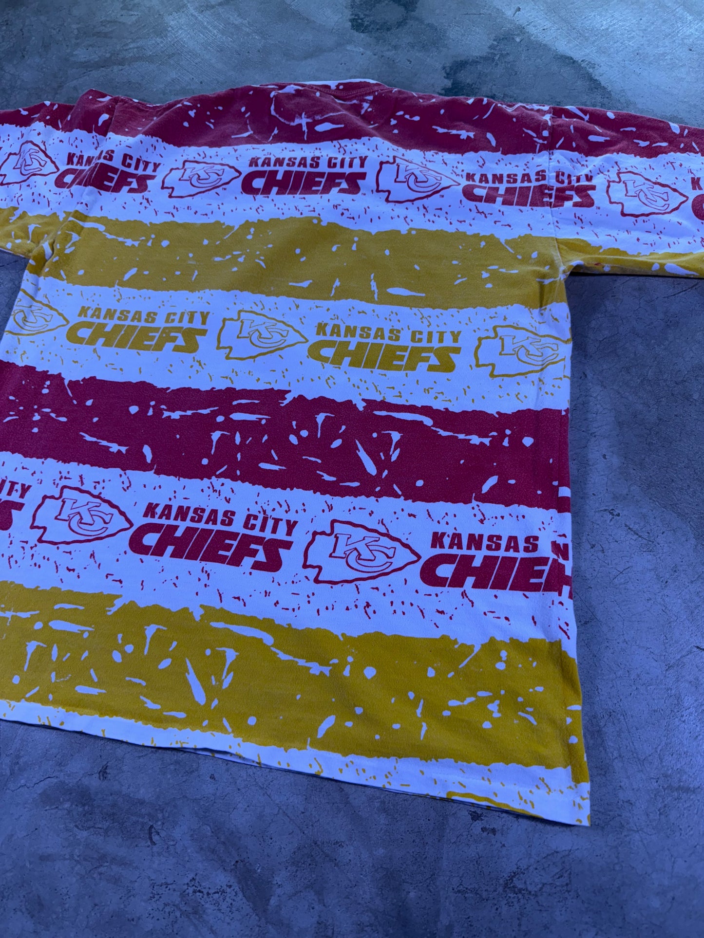 (XL) 90s Jostens x NFL KC Chiefs AOP T-shirt