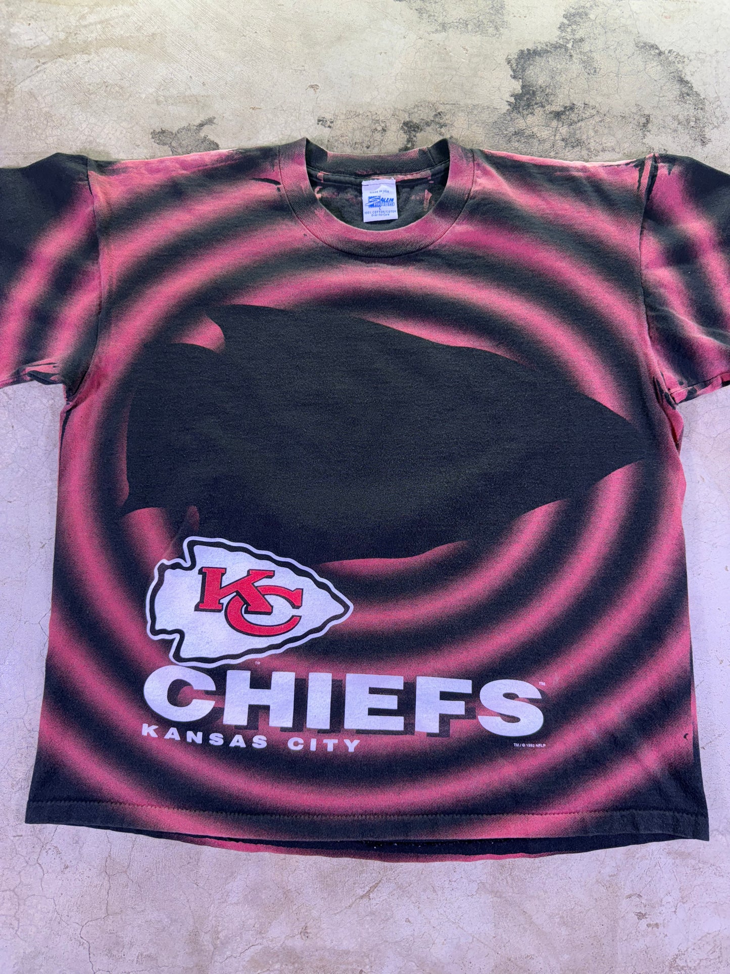 (L) 1993 NFL x Salem Sportswear KC Chiefs Shadow AOP T-Shirt