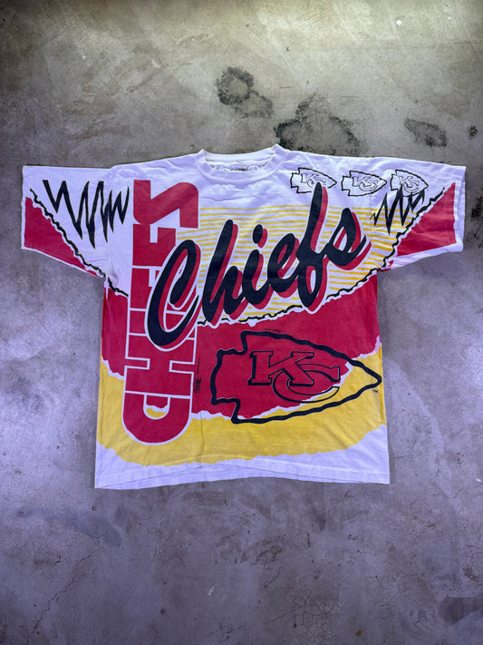 (XL)1993 Magic Johnson T’s x NFL KC Chiefs AOP T-shirt