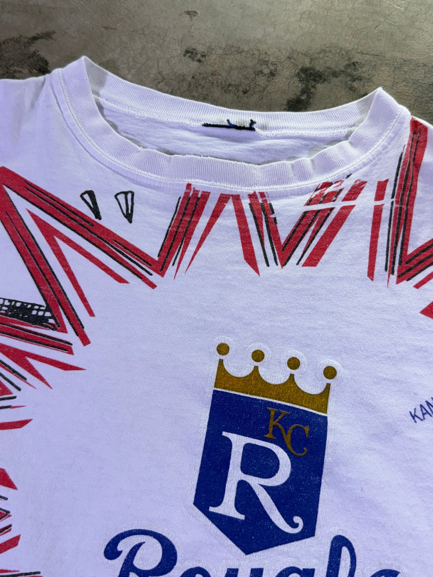 (L)1995 MLB x Looney Toons KC Royals All Over Print T-shirt