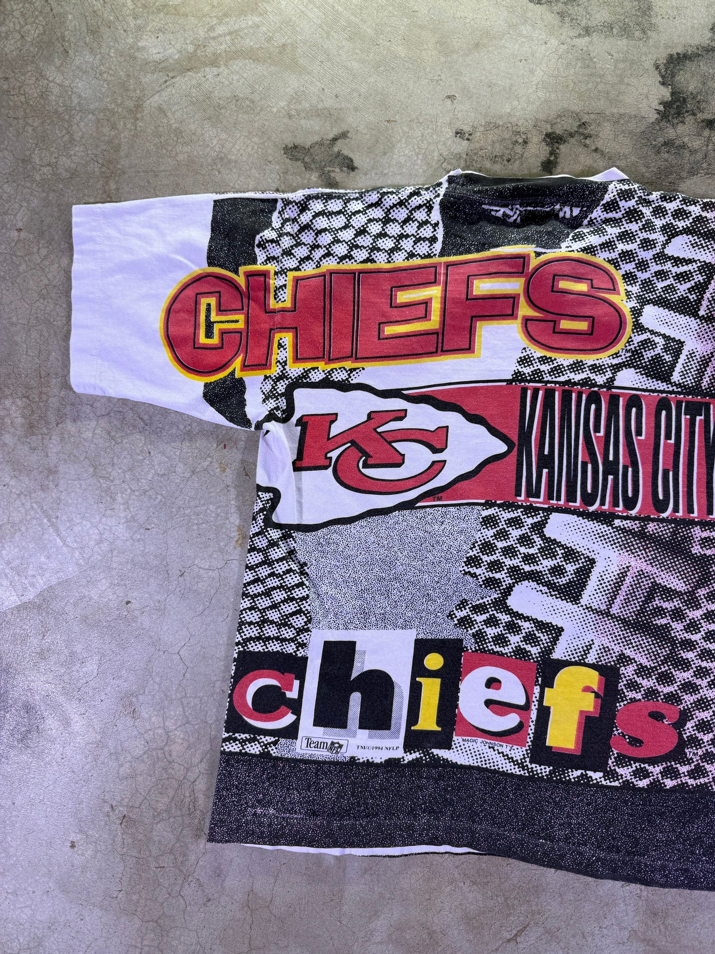 (S) 1994 Magic Johnson T’s x NFL KC Chiefs all over print t shirt
