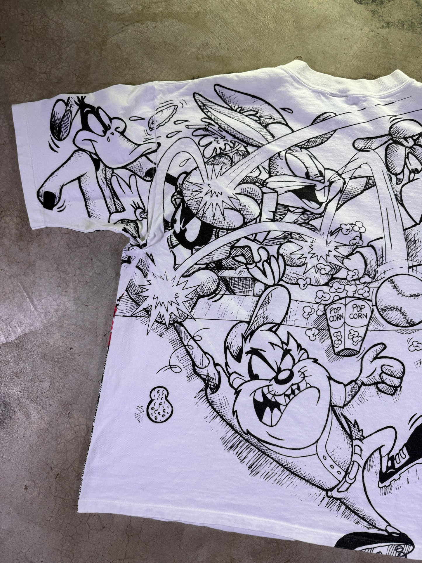 (L)1995 MLB x Looney Toons KC Royals All Over Print T-shirt